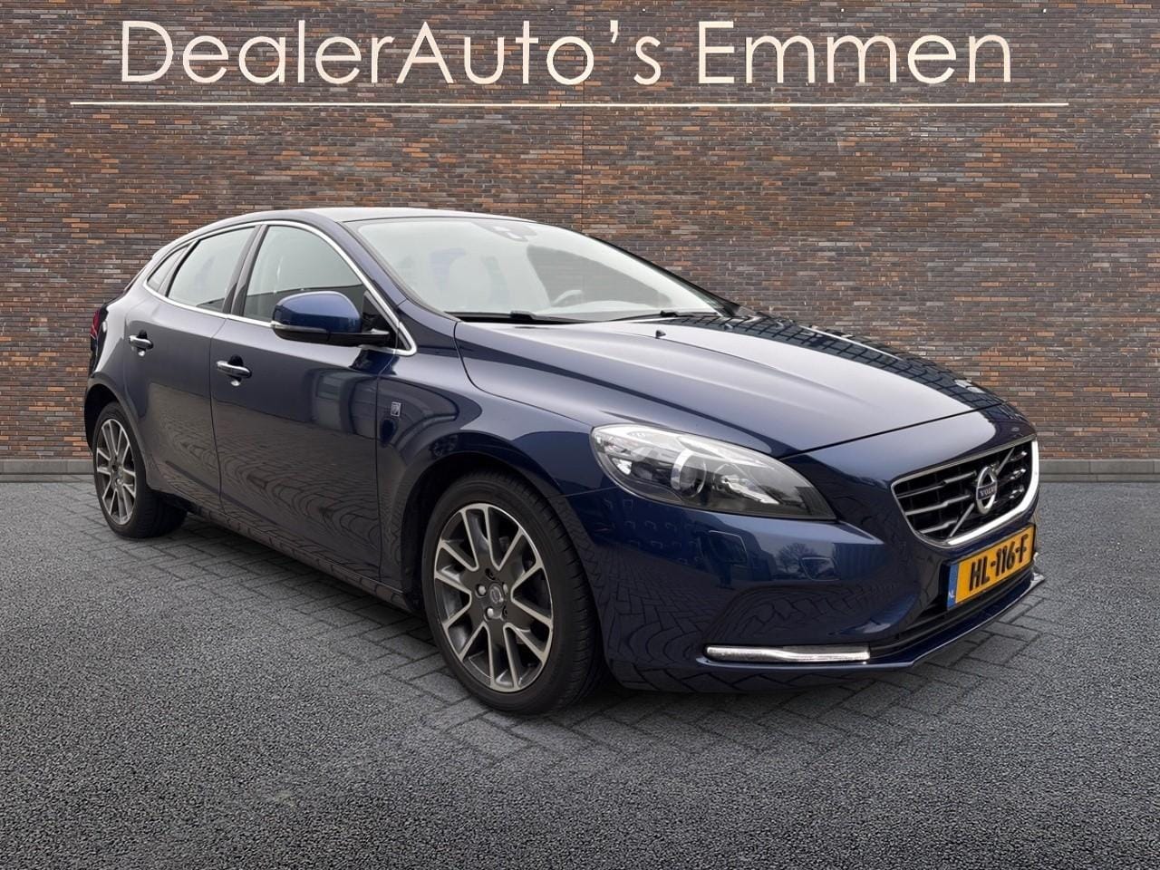 Volvo V40 - 2.0 D2 Ocean Race LEDER PANODAK LMV NAVI - AutoWereld.nl