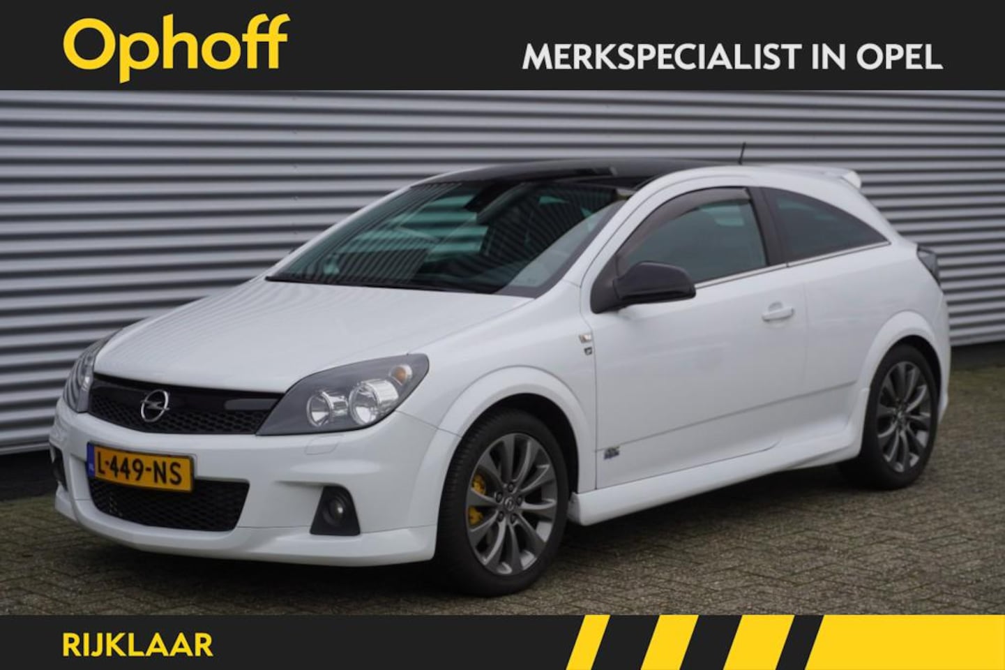 Opel Astra GTC - GTC 1.6 111 Edition Sport / OPC / Zwart dak / Airco / Cruise - AutoWereld.nl