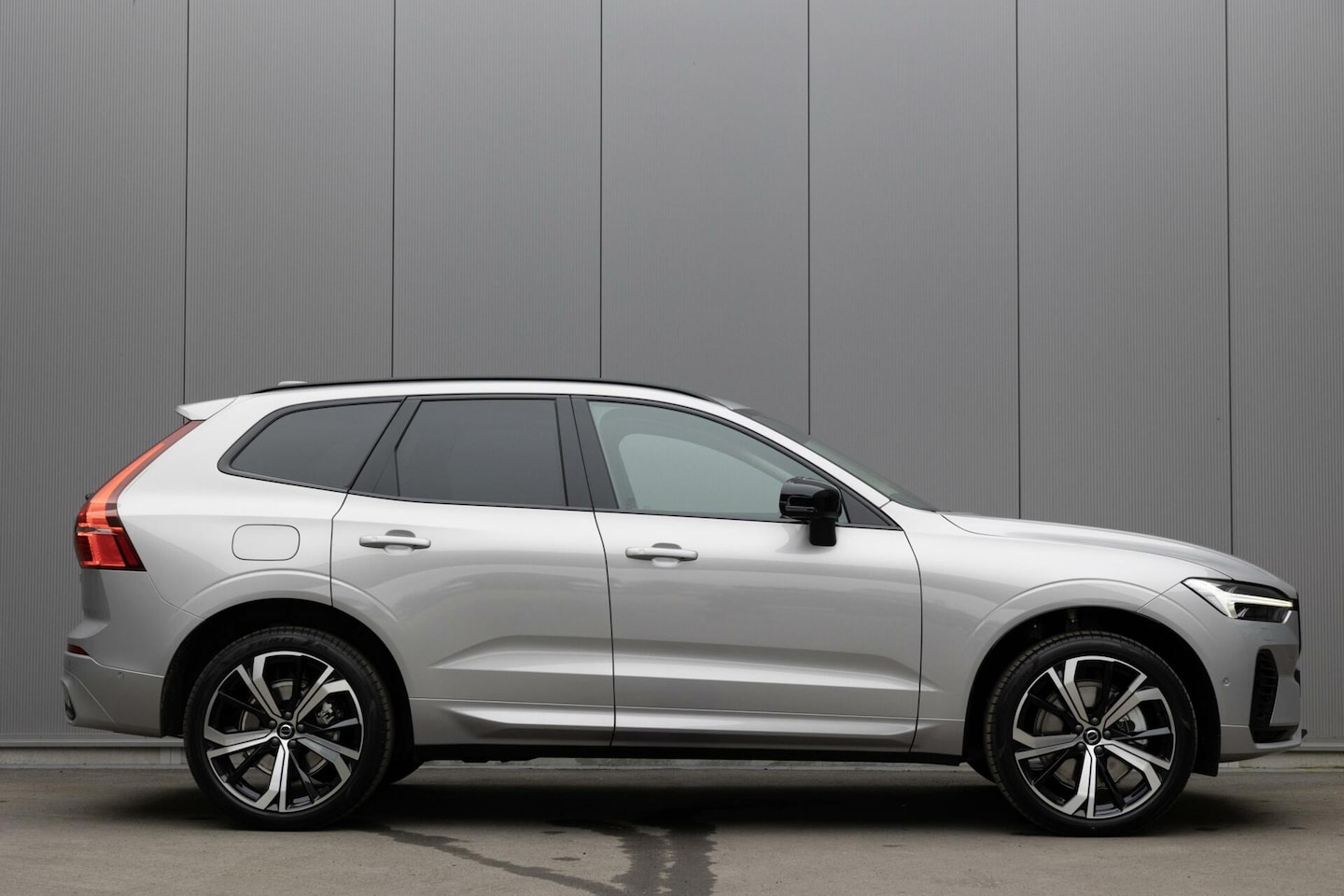 Volvo XC60 - Recharge T6 AWD Ultra Dark | MY2025 SAMENSTELLEN - AutoWereld.nl