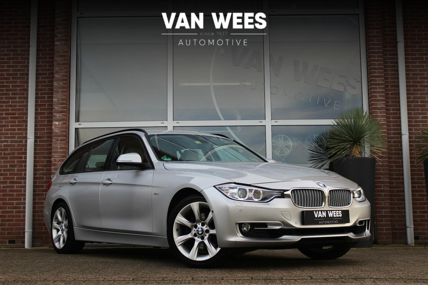 BMW 3-serie Touring - 328i F31 High Executive Modern-Line | 245 pk | Automaat | 2e eigenaar | Head-up | Xenon | - AutoWereld.nl