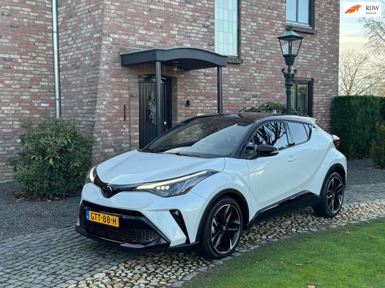 Toyota C-HR - 2.0 Hybrid GR-Sport Leder JBL Navi 33000km - AutoWereld.nl