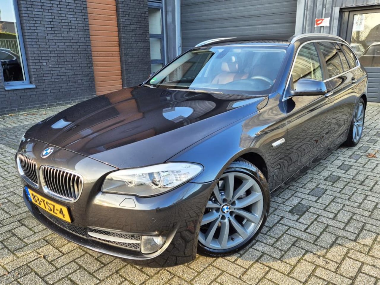 BMW 5-serie Touring - 520i High Executive Automaat/Leder/Groot Navi/APK 25-11-2025! - AutoWereld.nl