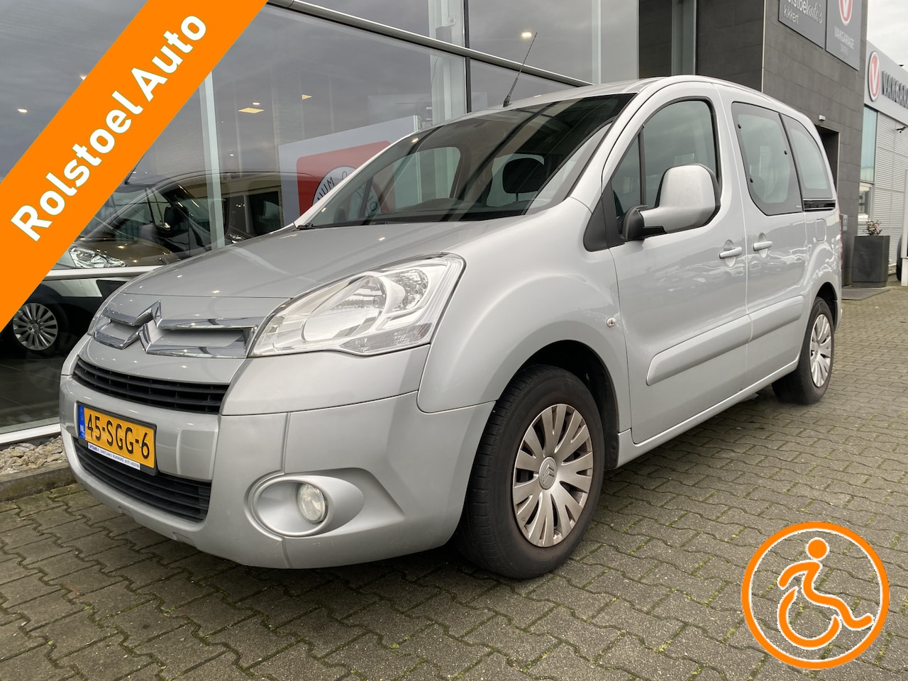 Citroën Berlingo - 3+1 Rolstoelauto 1.6 VTi Cinqspace (Met ruime bodemverlaging en knielsysteem!) - AutoWereld.nl