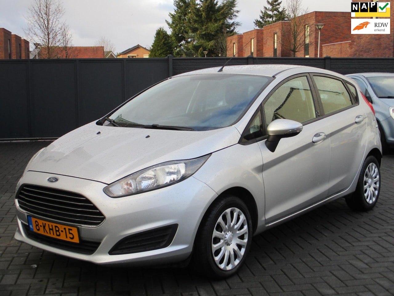 Ford Fiesta - 1.0 Champions League Airco 5 Deurs ! - AutoWereld.nl