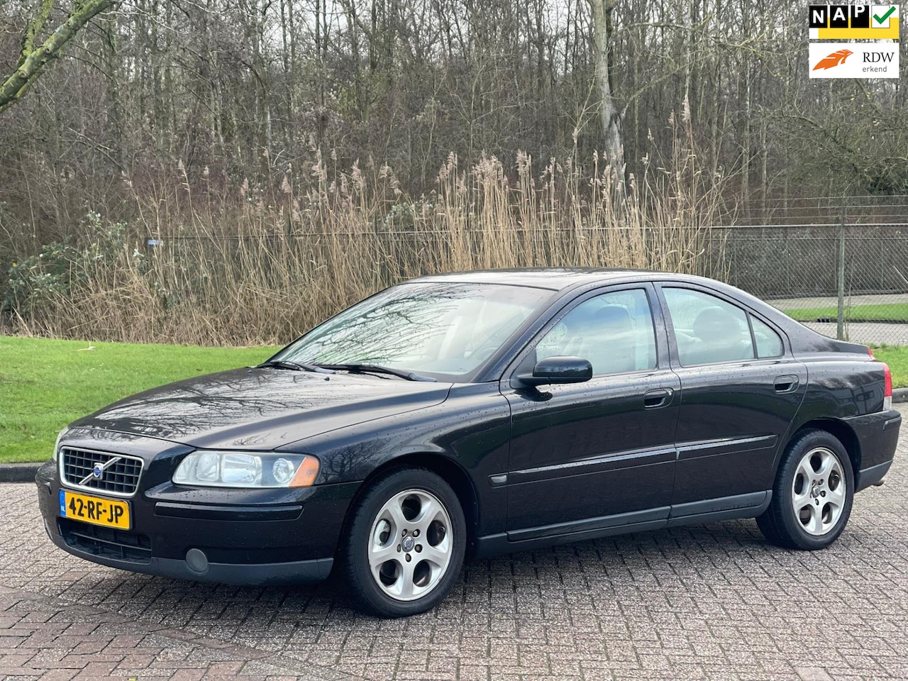 Volvo S60 - 2.4 Kinetic/APK TOT 18-12-2025 - AutoWereld.nl