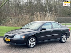 Volvo S60 - 2.4 Kinetic/APK TOT 18-12-2025