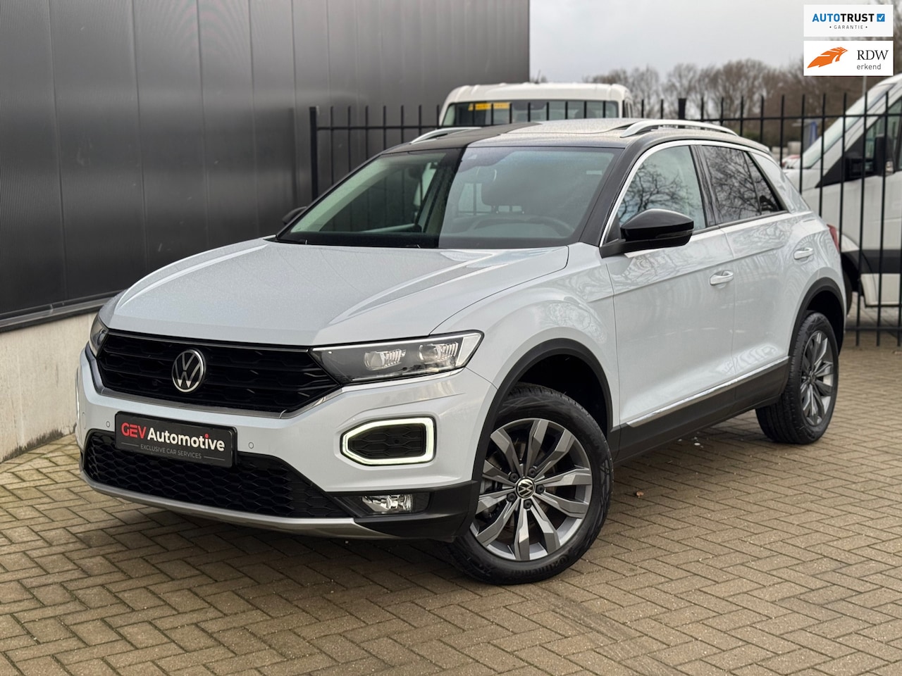 Volkswagen T-Roc - 1.5 TSI DSG Panorama | Camera | ACC | Virtual | Carplay - AutoWereld.nl