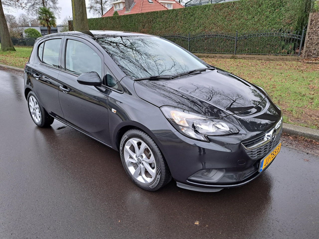 Opel Corsa - 1.4 Edition *nette 5 deurs en leuke uitvoering* - AutoWereld.nl