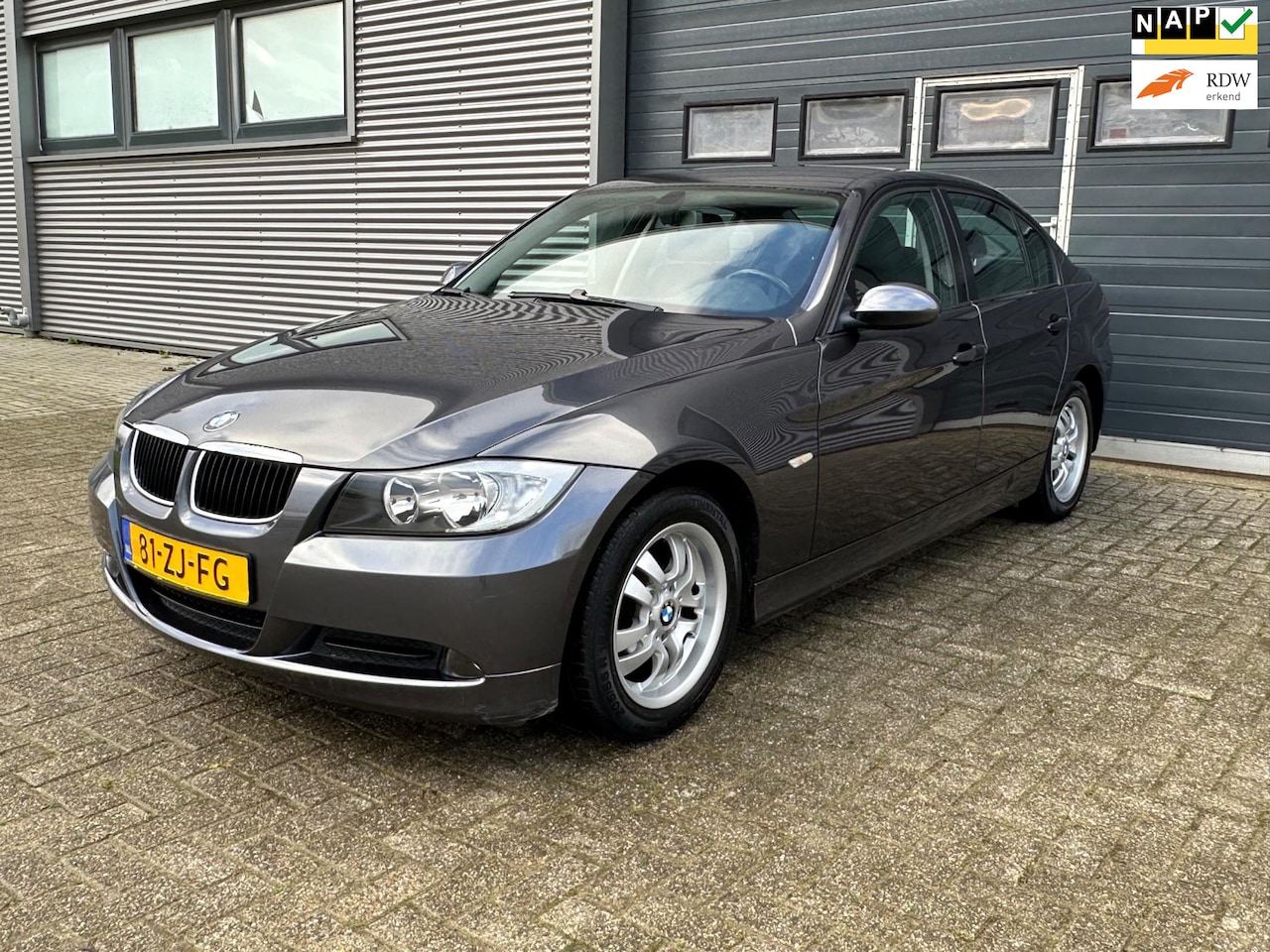 BMW 3-serie - 318i - 1STE EIGENAAR - NWE APK - TREKHAAK - DEALER ONDERHOUDEN. - AutoWereld.nl