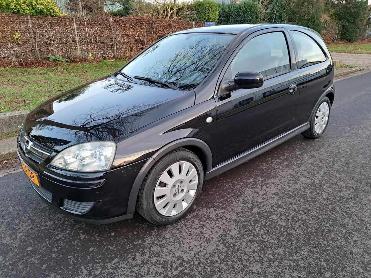 Opel Corsa - 1.2-16V Silverline *APK 09-2025, Airco, Weinig kilometers* - AutoWereld.nl