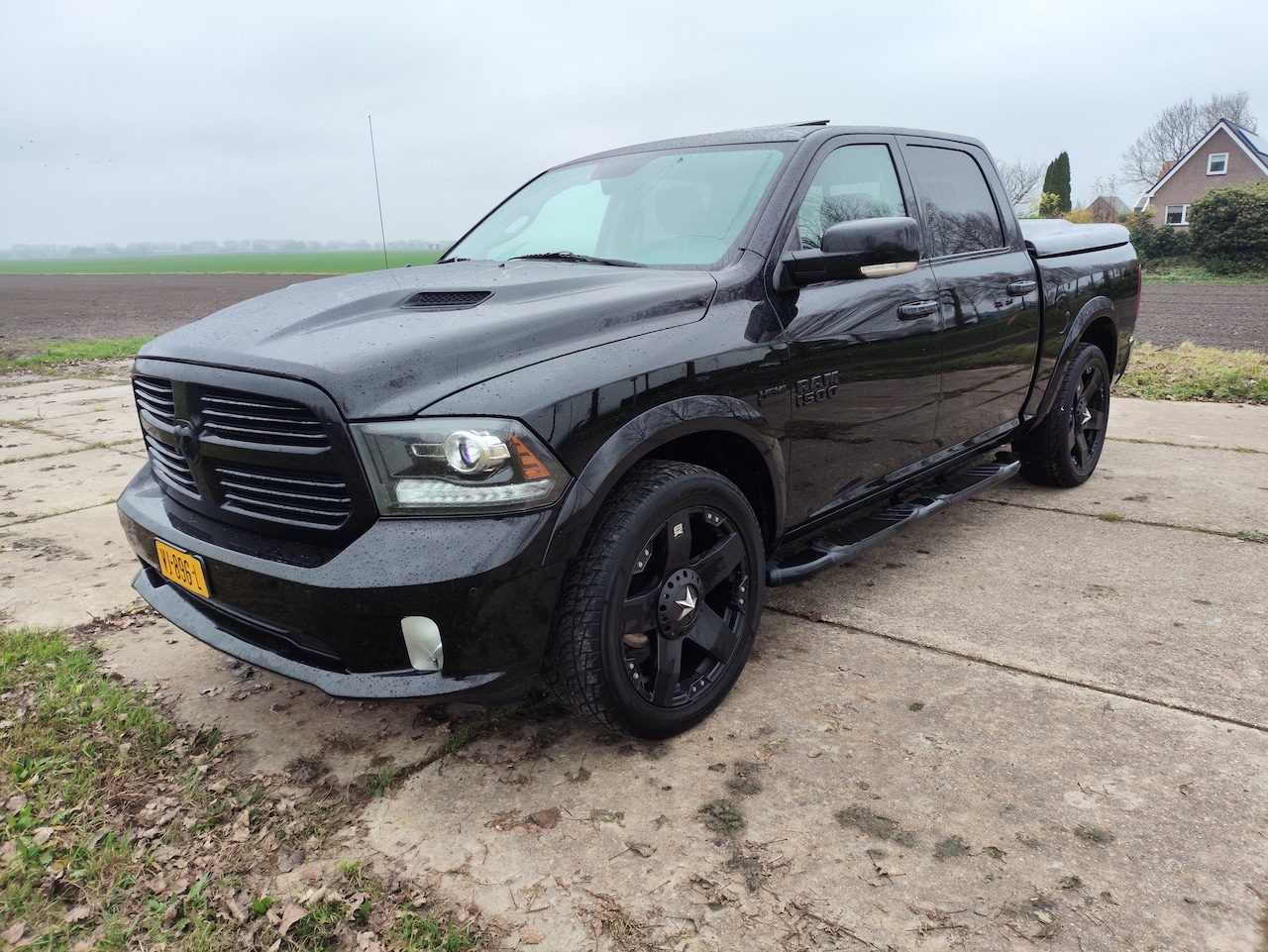 Dodge Ram 1500 - 5.7 V8 4x4 Crew Cab 5'7 Sport LPG G3 Alle Opties Luchtvering - AutoWereld.nl