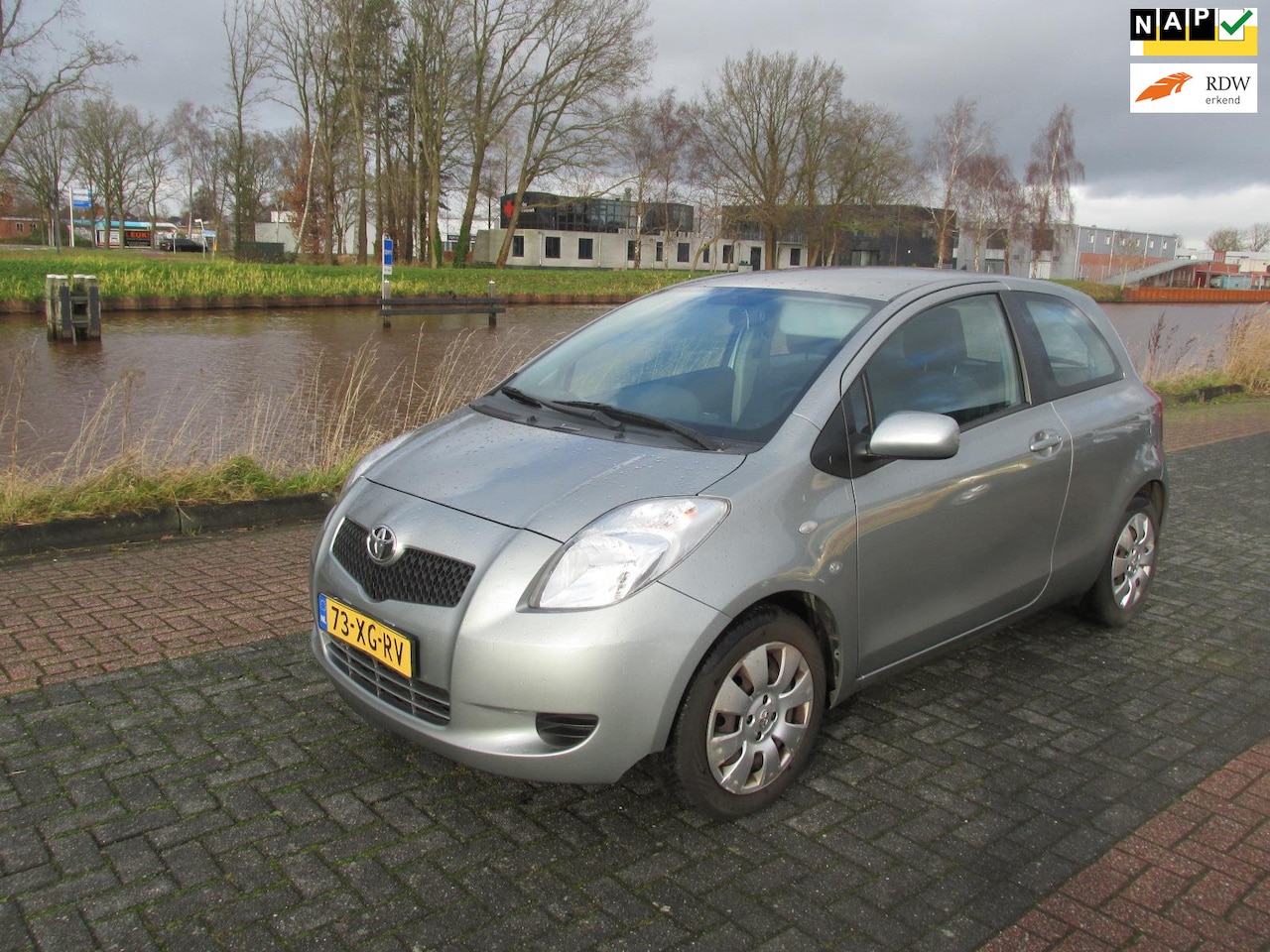 Toyota Yaris - 1.3 VVTi Sol automaat - AutoWereld.nl