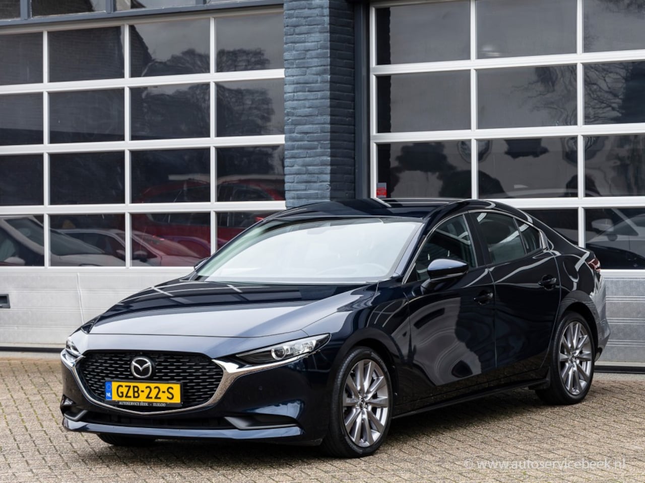 Mazda 3 - 2.0 e-SkyActiv-G Skydrive sedan automaat, M hybrid - AutoWereld.nl