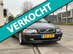 Volvo V40 - 1.8 Europa Xenon/Leer/Stoelverw/Airco/Cruise