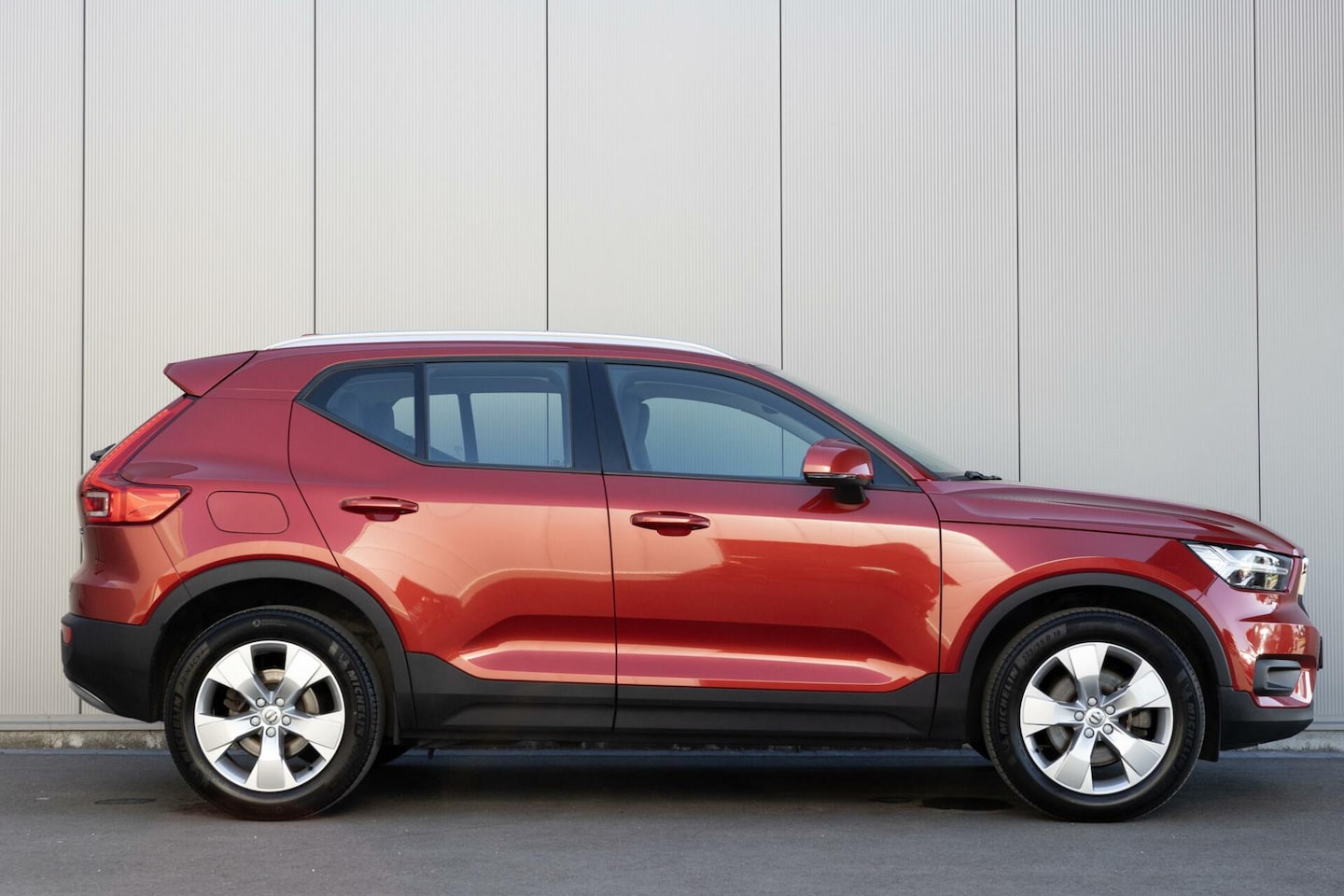 Volvo XC40 - B4 Mild-Hybrid Momentum Business H/K Audio Trekhaak - AutoWereld.nl