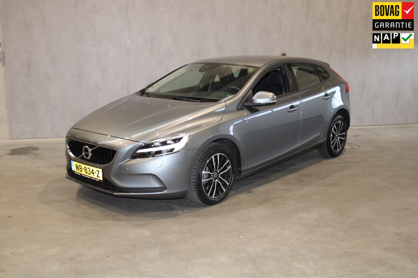 Volvo V40 - 1.5 T2 Momentum Rijklaar incl 12 maanden bovag garantie - AutoWereld.nl