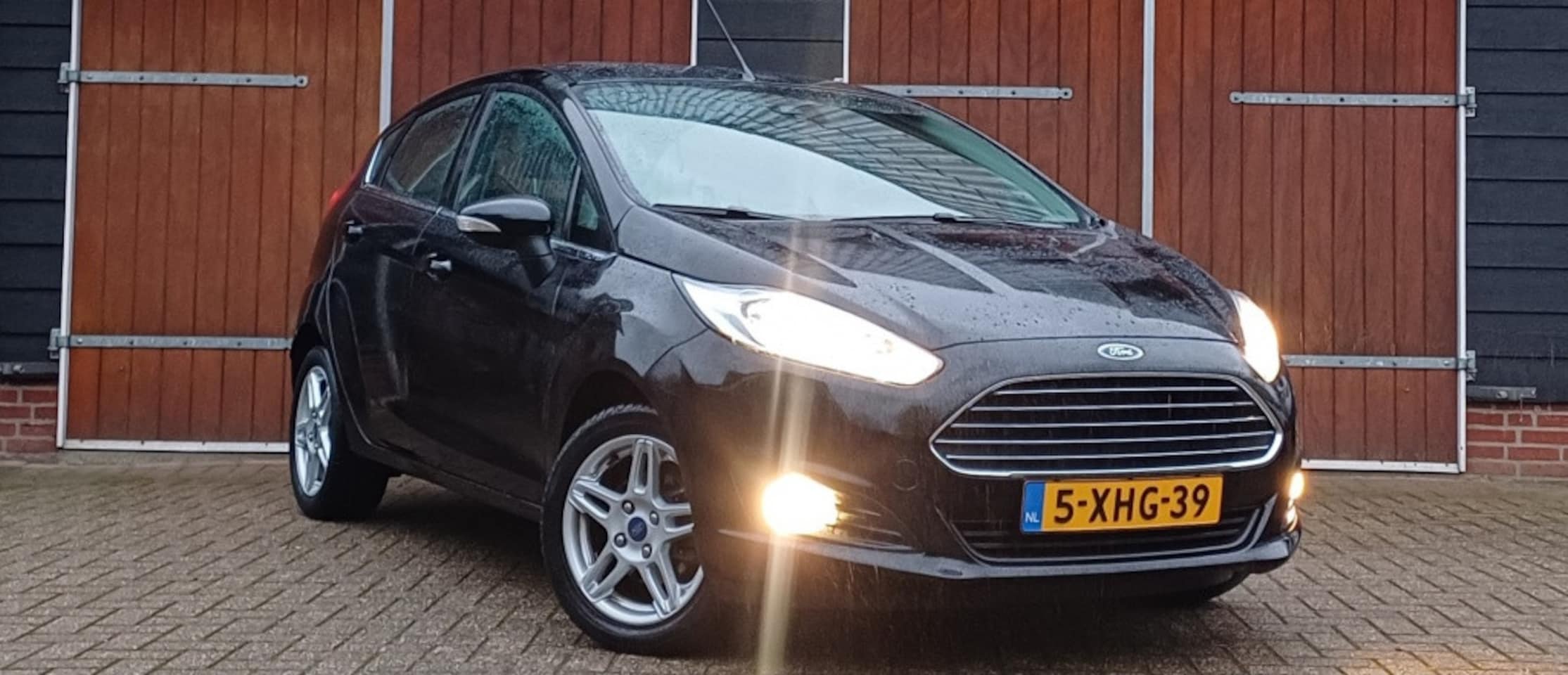 Ford Fiesta - 1.0 EcoB. Titanium, Bluetooth, Automaat, Nette auto - AutoWereld.nl