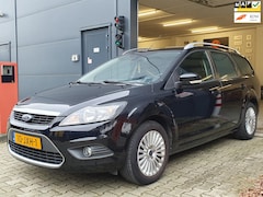 Ford Focus Wagon - 1.8 Limited / NAP / TREKHAAK / P.SENSOR / VOORRUITVERW. / CRUISE- EN CLIMATE CONTROL / NWE