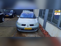 Renault Mégane - 1.4-16V Dynamique Luxe