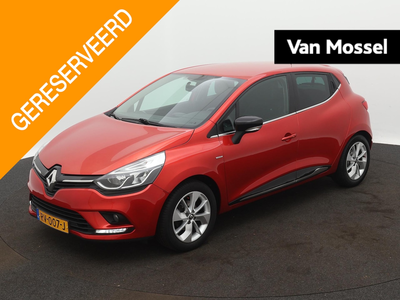 Renault Clio - 0.9 TCe Limited | 90pk | Navigatie | Parkeersensoren Achter | Cruise Control | Trekhaak | - AutoWereld.nl