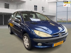 Peugeot 206 - 1.4 Gentry Airco Stuurbekrachtiging Elc ramen Nap Apk eerste eigenaar