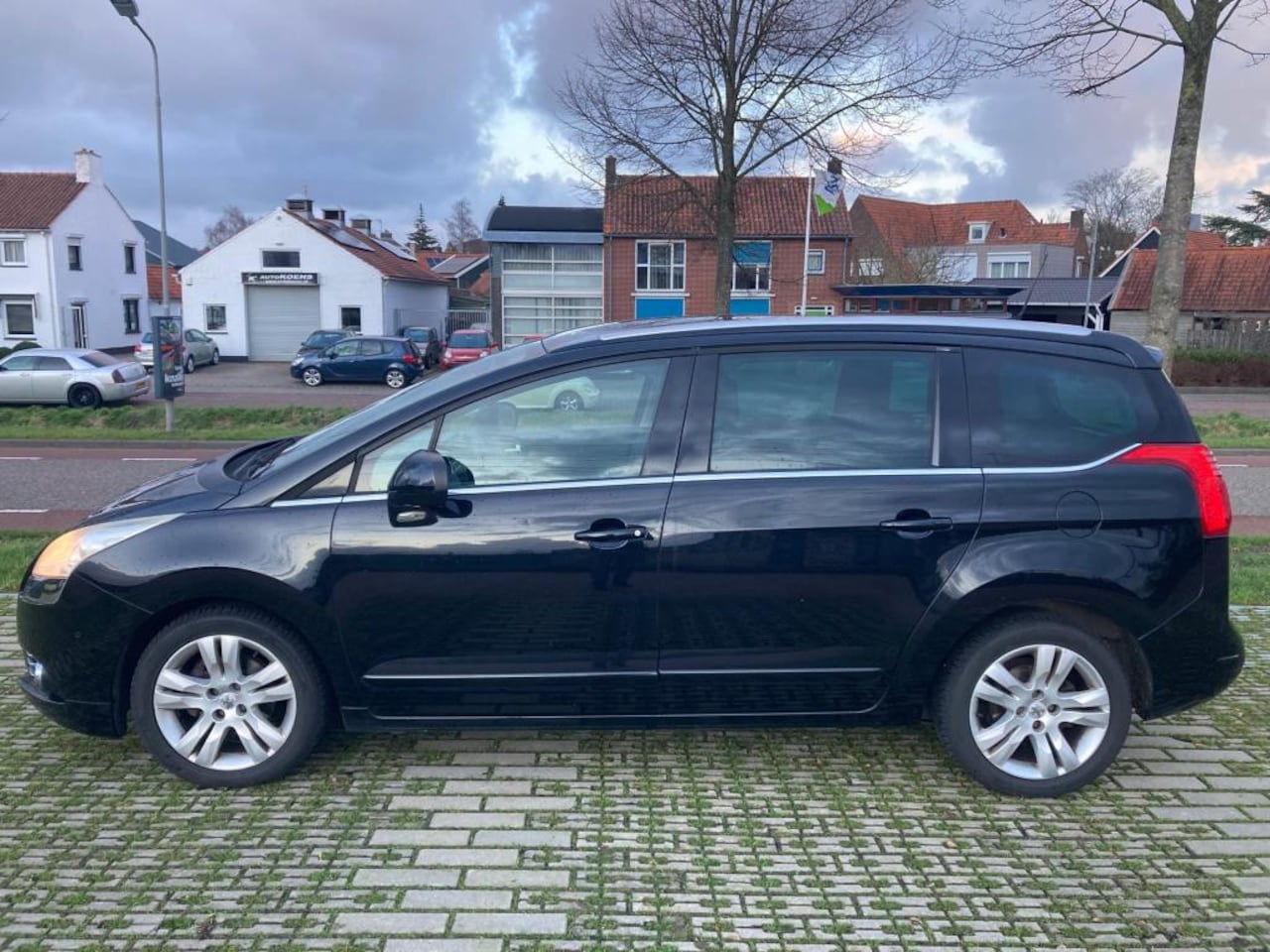 Peugeot 5008 - 1.6 HDiF GT 5p. | 2011 | Navigatie | 2 Sleutels. - AutoWereld.nl