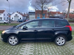 Peugeot 5008 - 1.6 HDiF GT 5p. | 2011 | Navigatie | 2 Sleutels