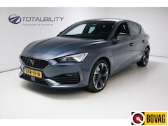 CUPRA Leon - 1.4 e-Hybrid Business 204 PK | Stoel- stuurverwarming | Travel assist | Navigatie Camera,