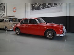 Jaguar Mark I - Mk ii Beautiful driver (1967)