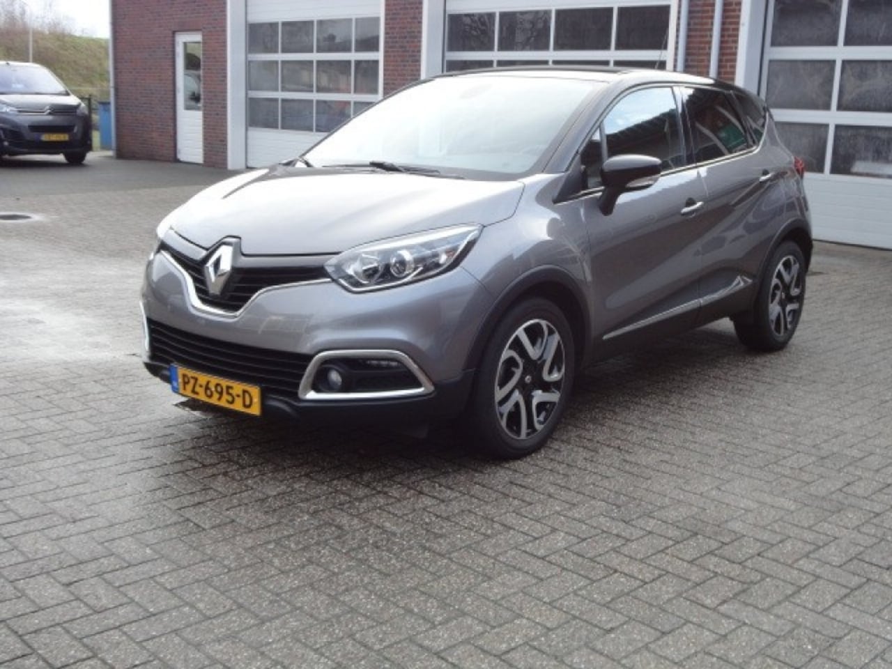 Renault Captur - 1.2 TCe Dynamique Automaat Airco ,Camera ,Pdc ,Trekhaak - AutoWereld.nl