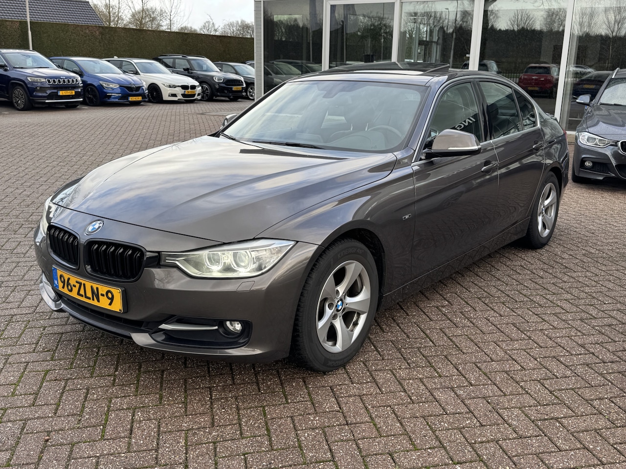 BMW 3-serie - 320i EfficientDynamics Edition High Executive / Schuifdak / Leder / Navigatie / Parkeerhul - AutoWereld.nl