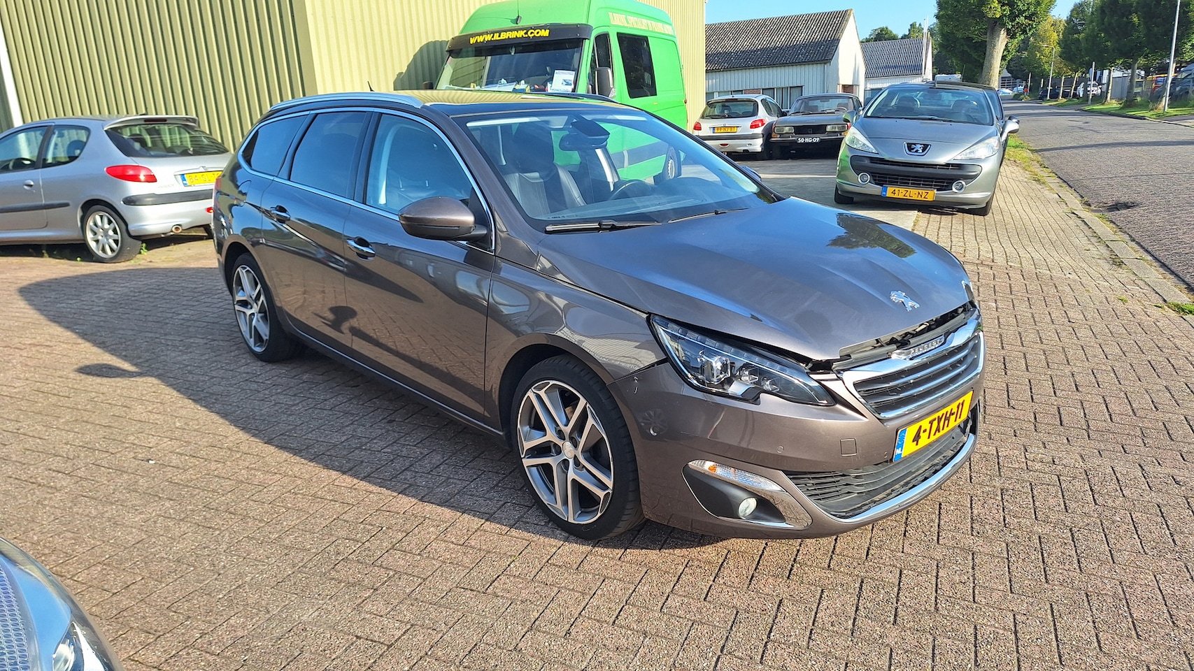 Peugeot 308 SW - 1.2 PureTech 130pk S&S Premiere schade export - AutoWereld.nl