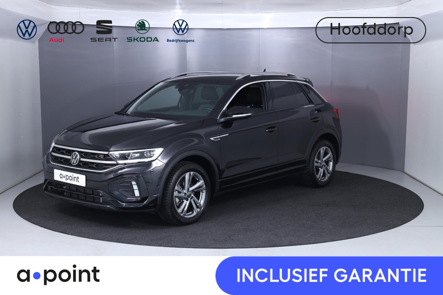 Volkswagen T-Roc - 1.5 TSI R-Line 150 pk Automaat (DSG) | Private lease vanaf € 697,- pm | Navigatie | Parkee - AutoWereld.nl