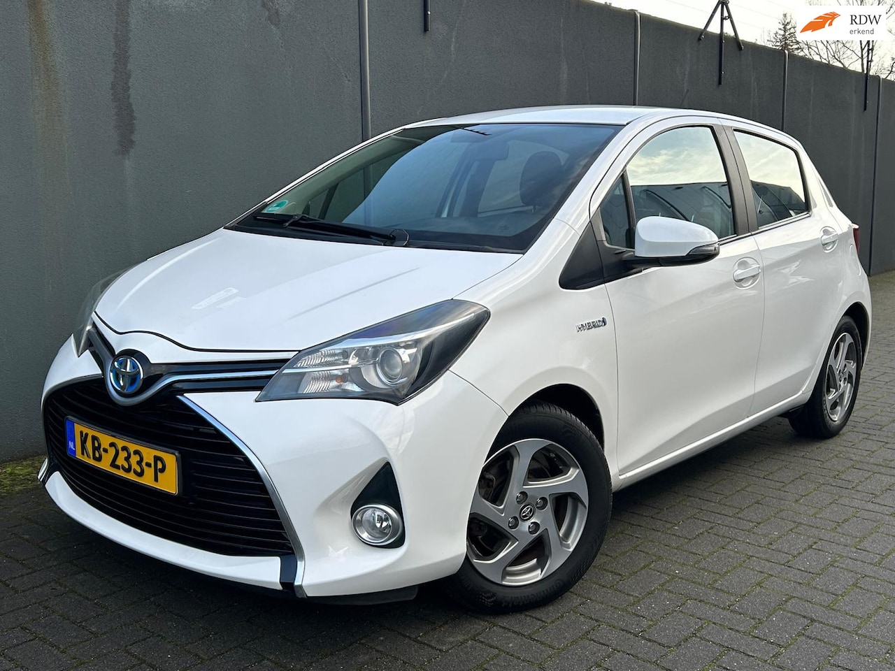 Toyota Yaris - 1.5 Hybrid Comfort / AUT / Goed Onderhouden - AutoWereld.nl