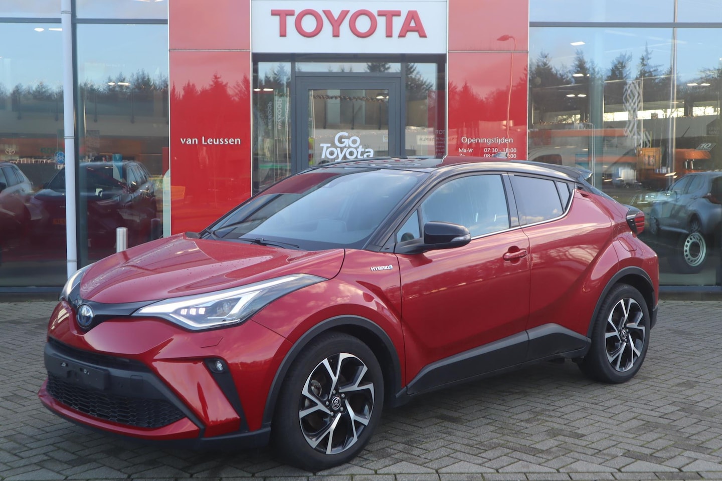 Toyota C-HR - 1.8 HYBRID STYLE APPLE/ANDROID 18"LMV STOEL/STUURVERWARMING P-SENSOREN KEYLESS - AutoWereld.nl