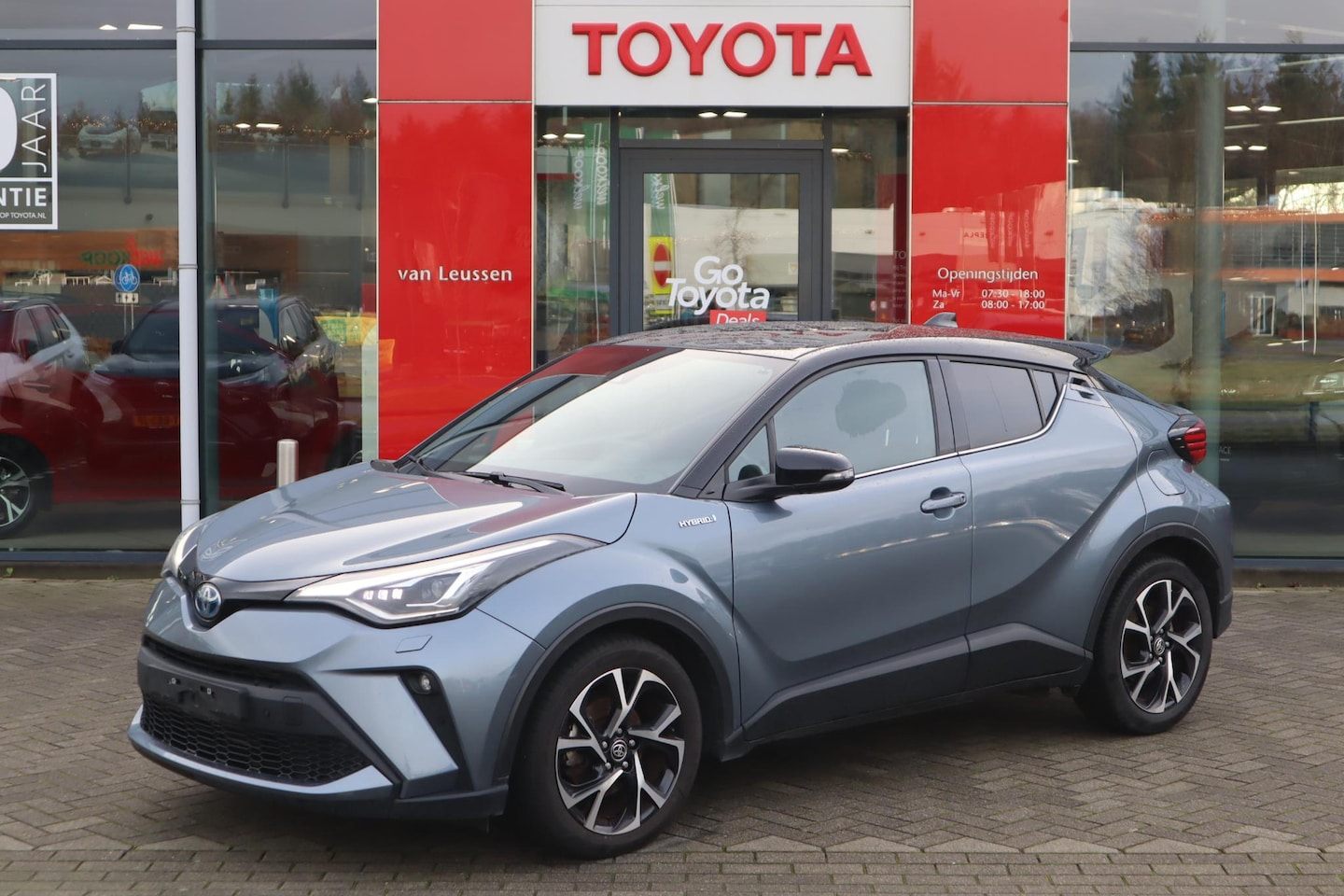 Toyota C-HR - 1.8 HYBRID STYLE APPLE/ANDROID 18"LMV STOEL/STUURVERWARMING P-SENSOREN LED-PAKKET - AutoWereld.nl