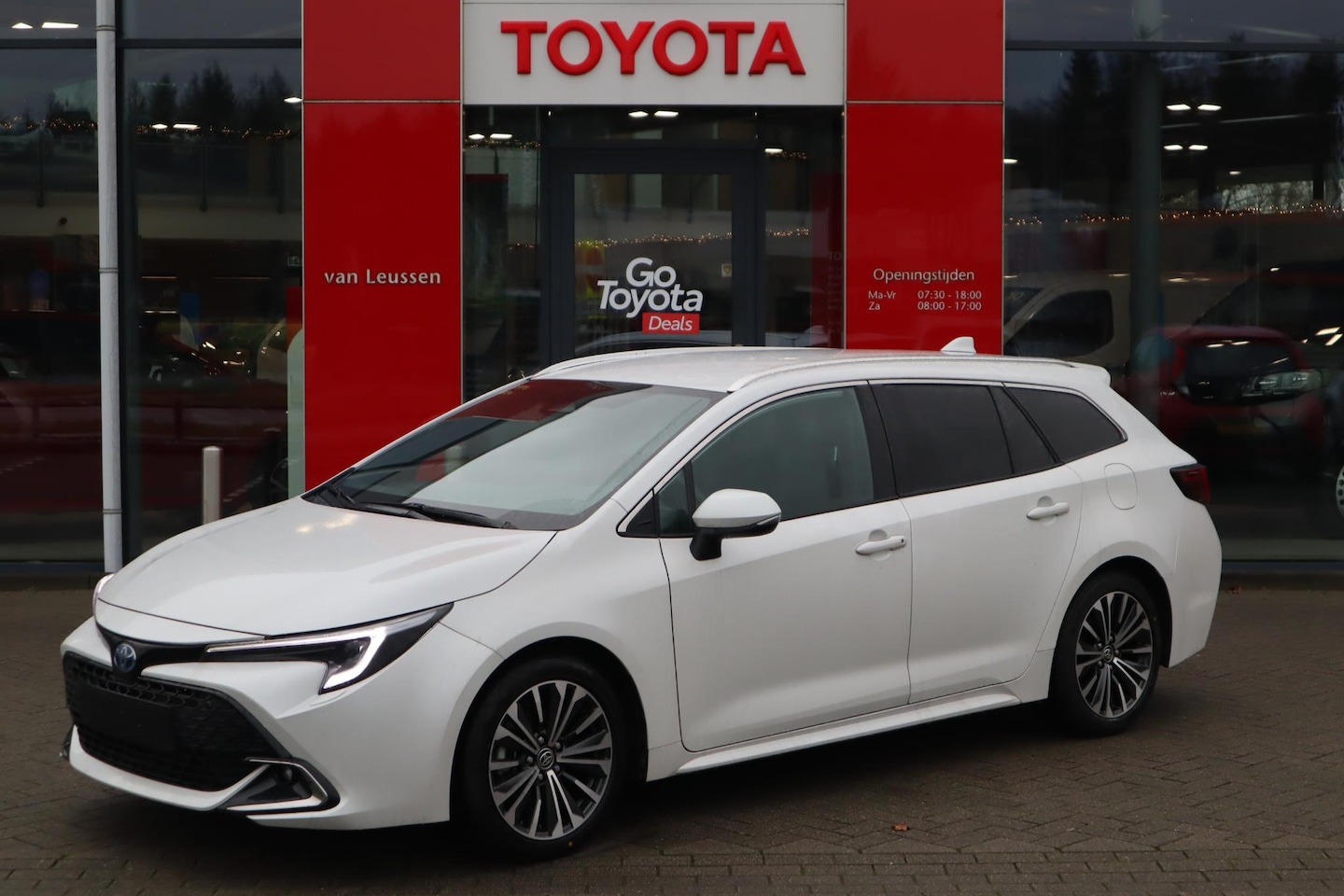 Toyota Corolla Touring Sports - 1.8 Hybrid Style 1.8 HYBRID STYLE - AutoWereld.nl