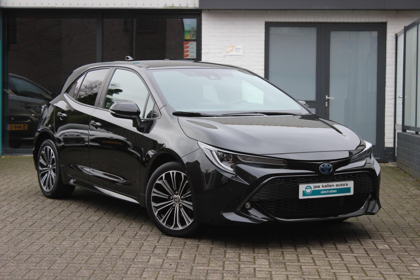 Toyota Corolla - 1.8 Hybrid Dynamic Full LED, Navi/Carplay, Camera, PDC, BLISS, 18", Draadloos Laden, Safet - AutoWereld.nl