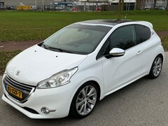 Peugeot 208 - 1.6 THP Allure PANO/NAVI/PDC