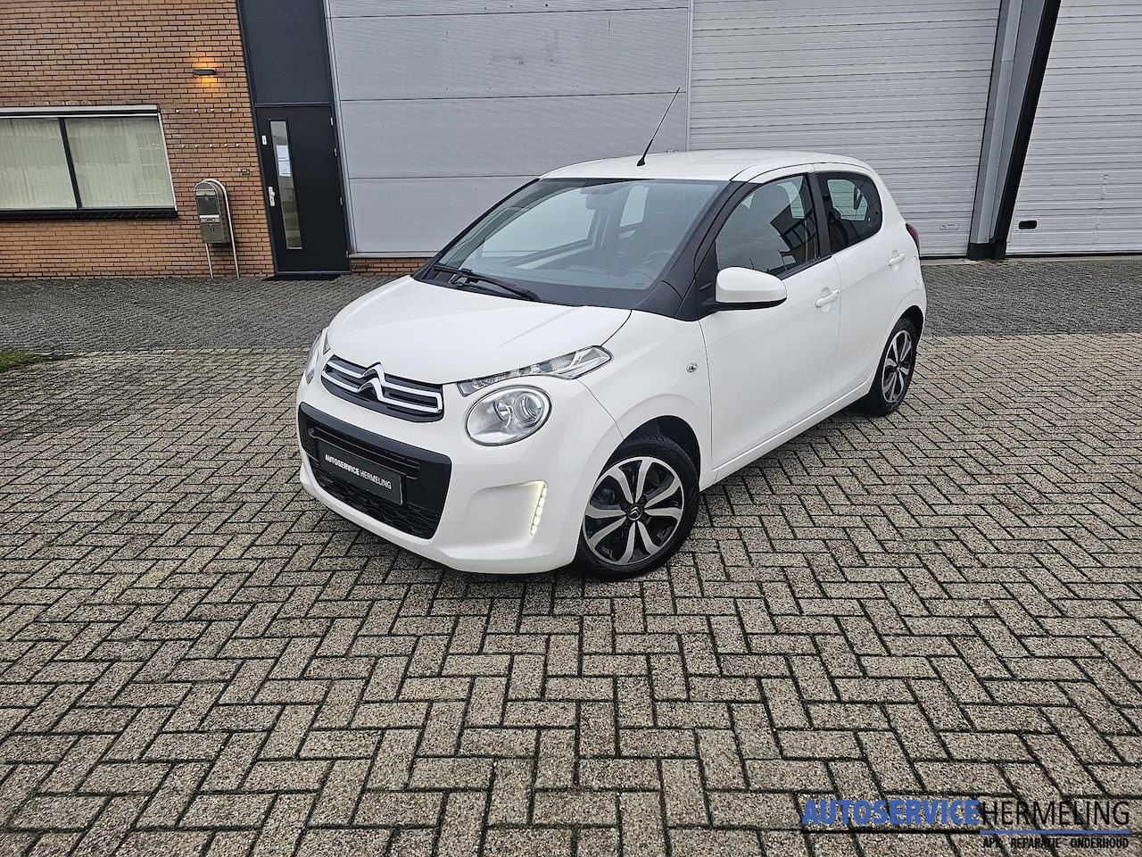 Citroën C1 - 1.0 VTi Shine Apple Carplay/Android Auto Achteruit rij camera Bluetooth Airco 5DRS - AutoWereld.nl