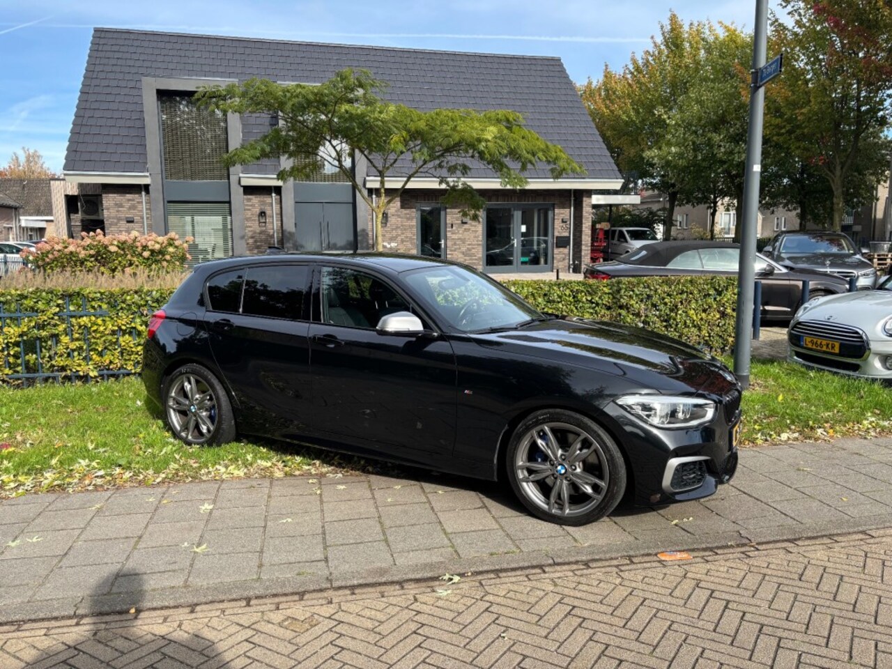 BMW 1-serie - M140 Xdrive ,M pakket ,leder,Apple CarPlay ,Navigatie prof,xenon - AutoWereld.nl