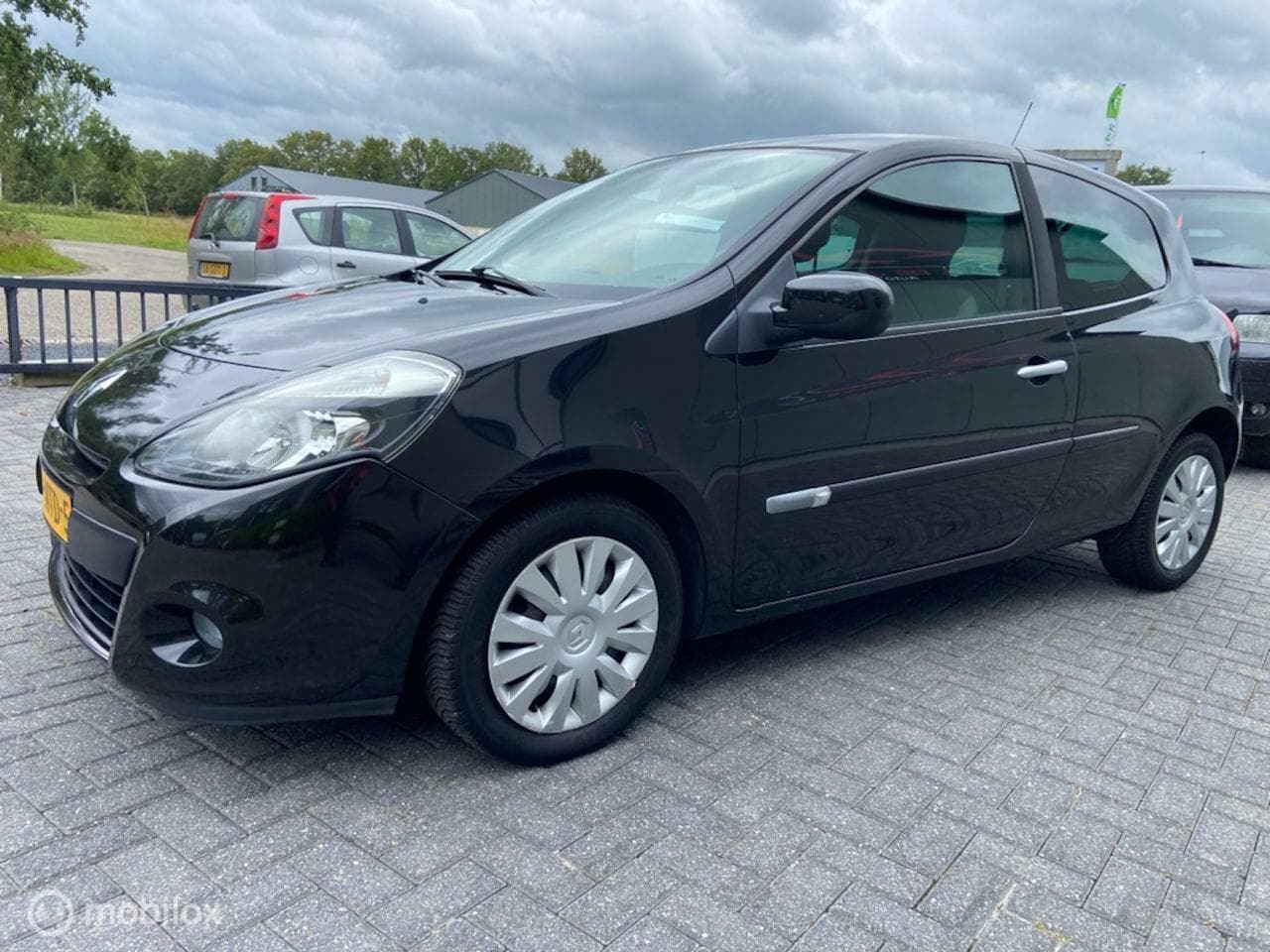 Renault Clio - 1.2 Authentique NW apk - AutoWereld.nl