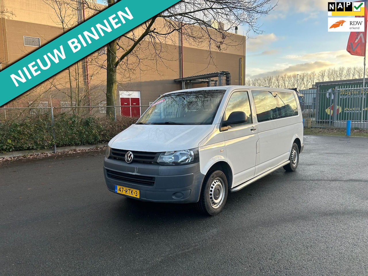 Volkswagen Transporter Kombi - 2.0 TDI L2H1 Trendline 2.0 TDI L2H1 Trendline - AutoWereld.nl