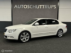 Skoda Superb - 1.4 TSI Business Line CAMERA / TREKHAAK / LEER