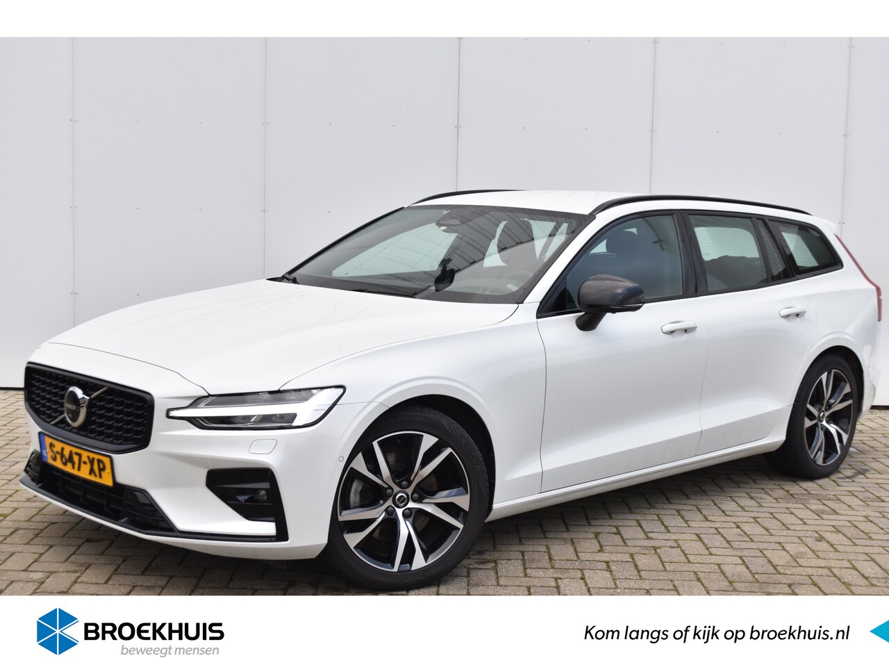 Volvo V60 - B3 Plus Dark #HarmanKardon#360°Camera #Trekhaak - AutoWereld.nl