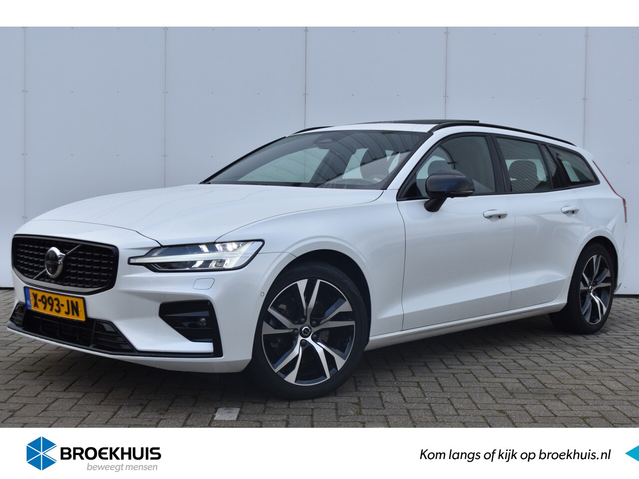 Volvo V60 - B3 Plus Dark #HarmanKardon#360° Camera #Panoramadak - AutoWereld.nl