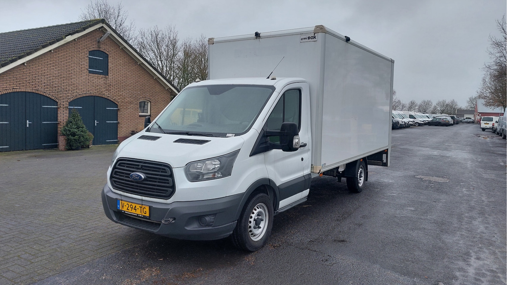 Ford Transit - 350 2.0 TDCI L3H1 Ambiente MOTOR DEFECT AIRCO BJ 2018 - AutoWereld.nl