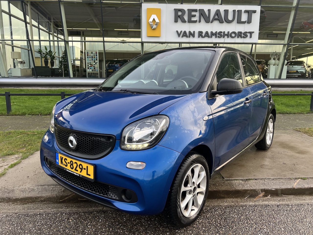 Smart Forfour - 1.0 Pure / Climate / Cruise / 15'' LMV / Bluetooth / - AutoWereld.nl