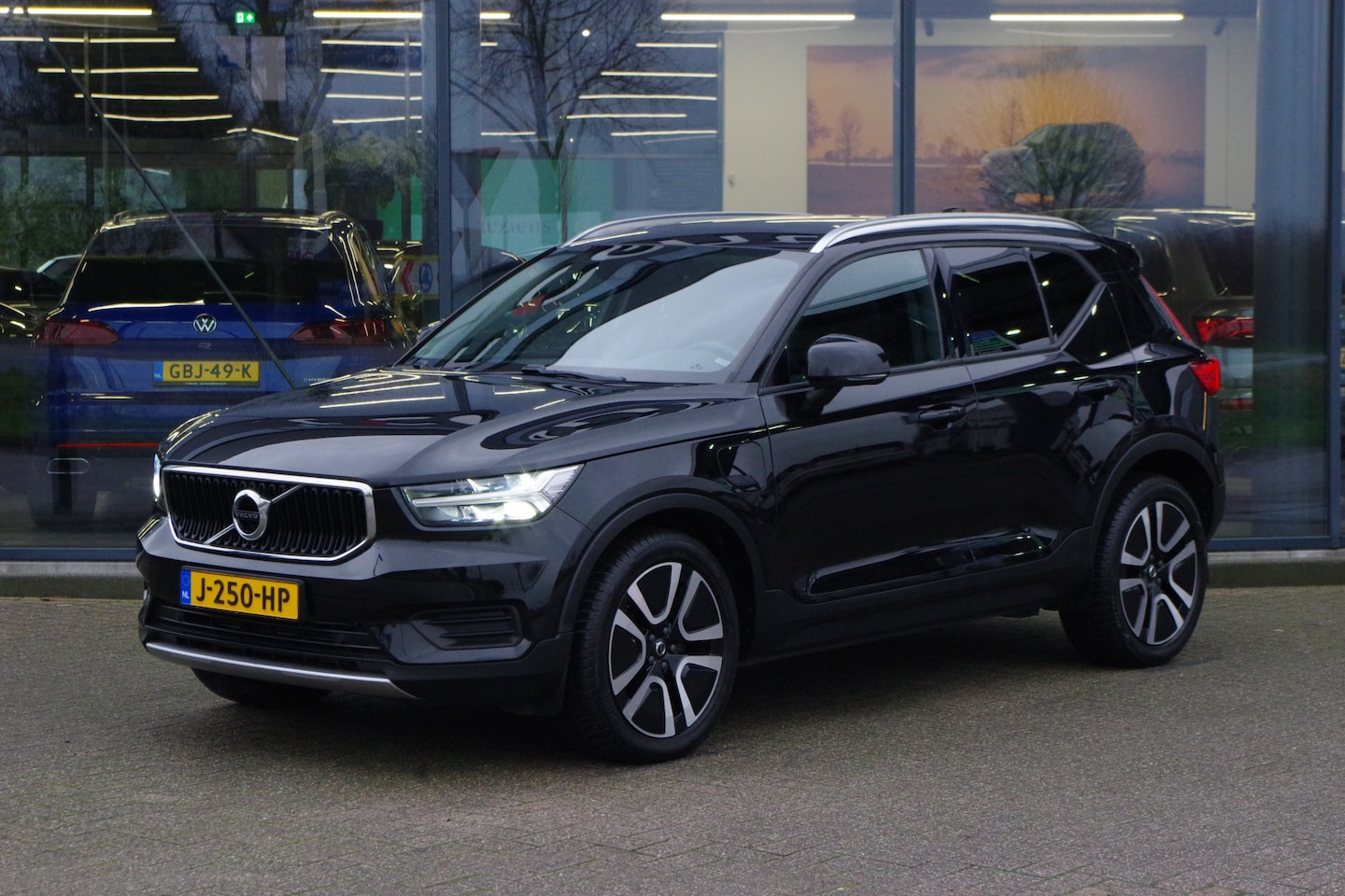 Volvo XC40 - 1.5 T5 Twin Engine Inscription 1.5 T5 262 PK Twin Engine Inscription, Panoramadak, 19" LM, Camera - AutoWereld.nl