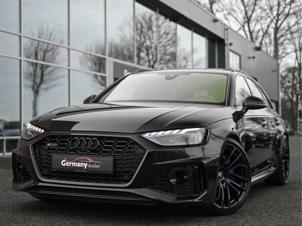 Audi RS4 - Avant 2.9TFSI 450pk Quattro Competition plus Keramiek Pano HUD Carbon 20-Inch B&O Led-Matr - AutoWereld.nl